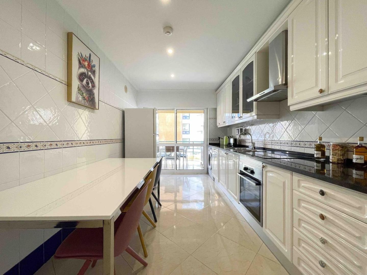 Apartment Sea View W Pool, Terrace & Parking *