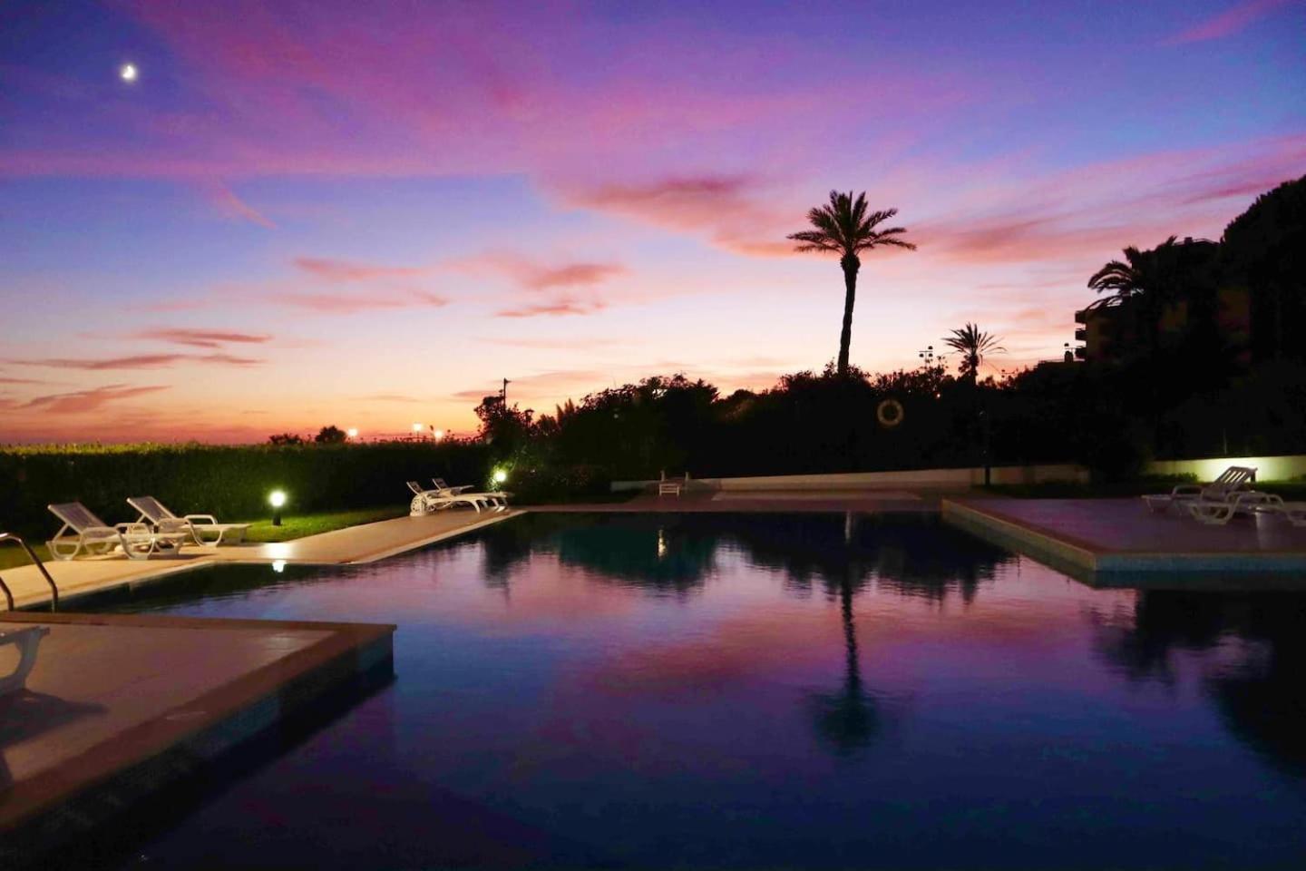 Sea View W Pool, Terrace & Parking Apartment Cascais