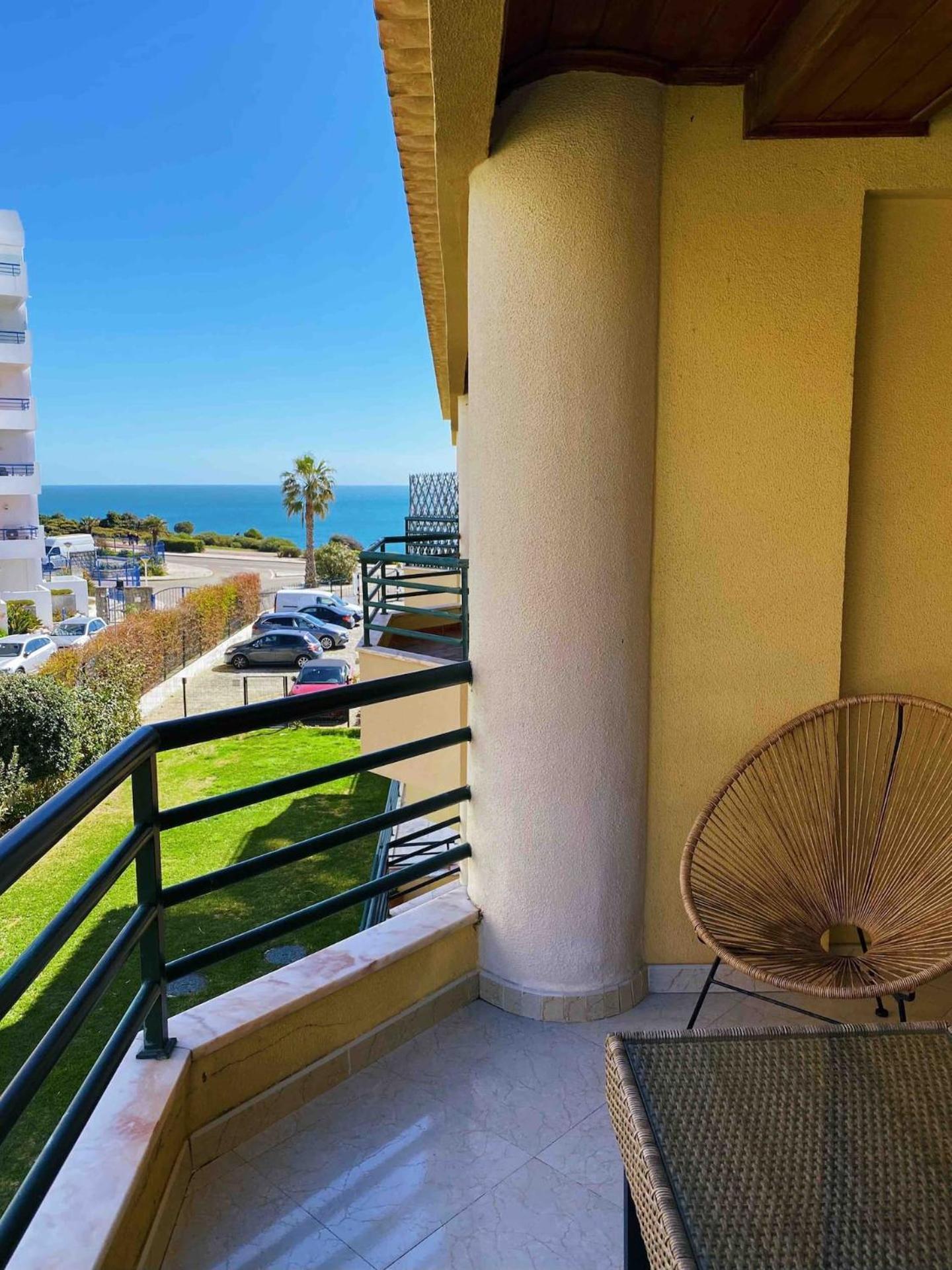 Sea View W Pool, Terrace & Parking *